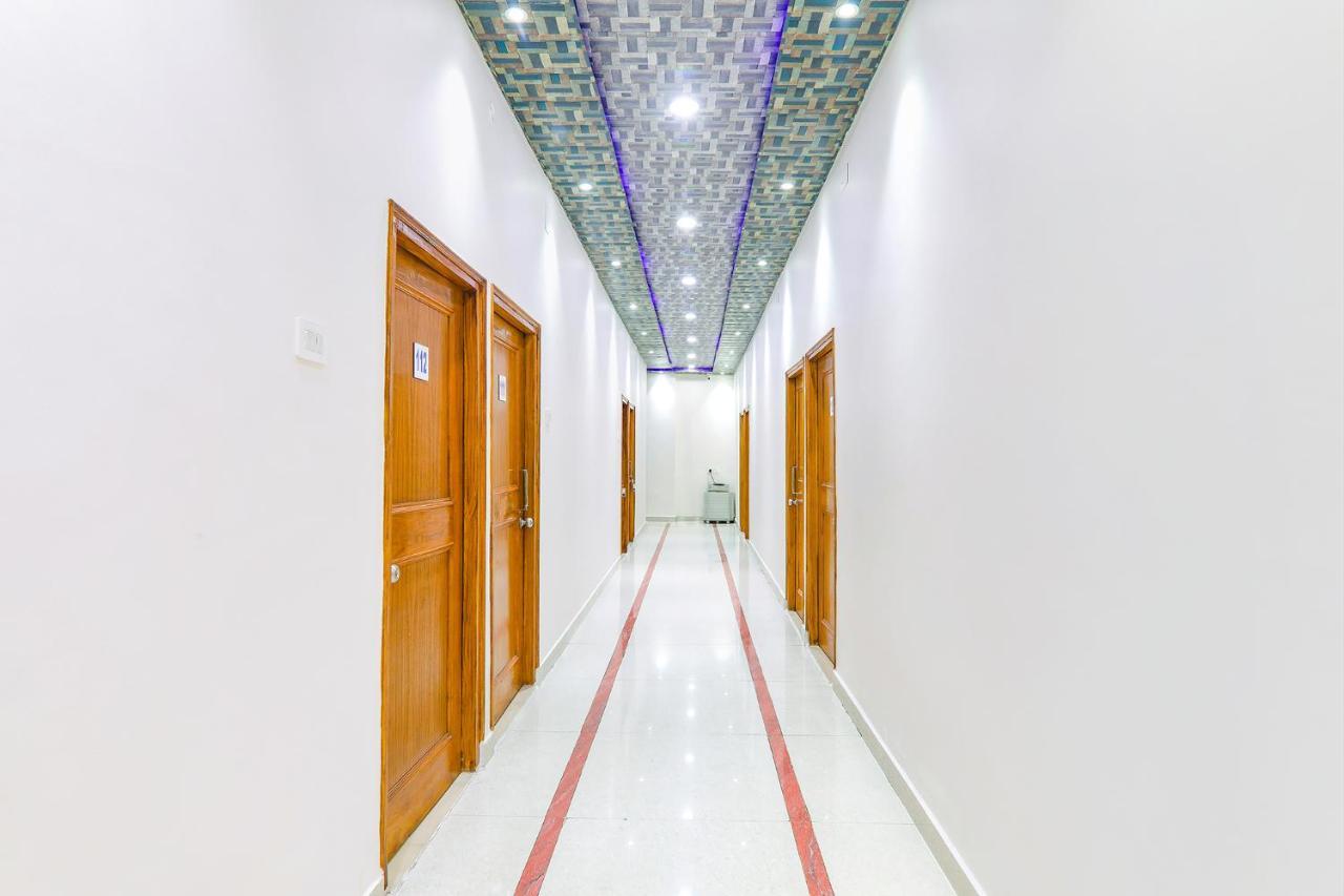 Capital O 64299 Hotel Suncity Juhi Bari Kültér fotó